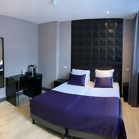 Hotell De Looier 3*