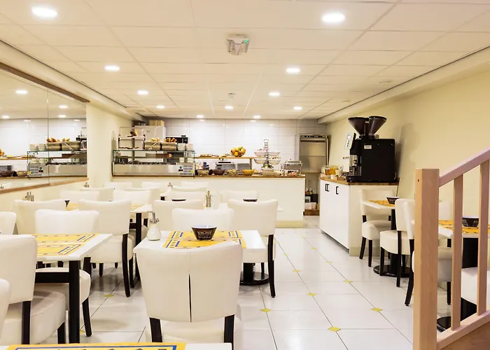 드 루이어 호텔 3*